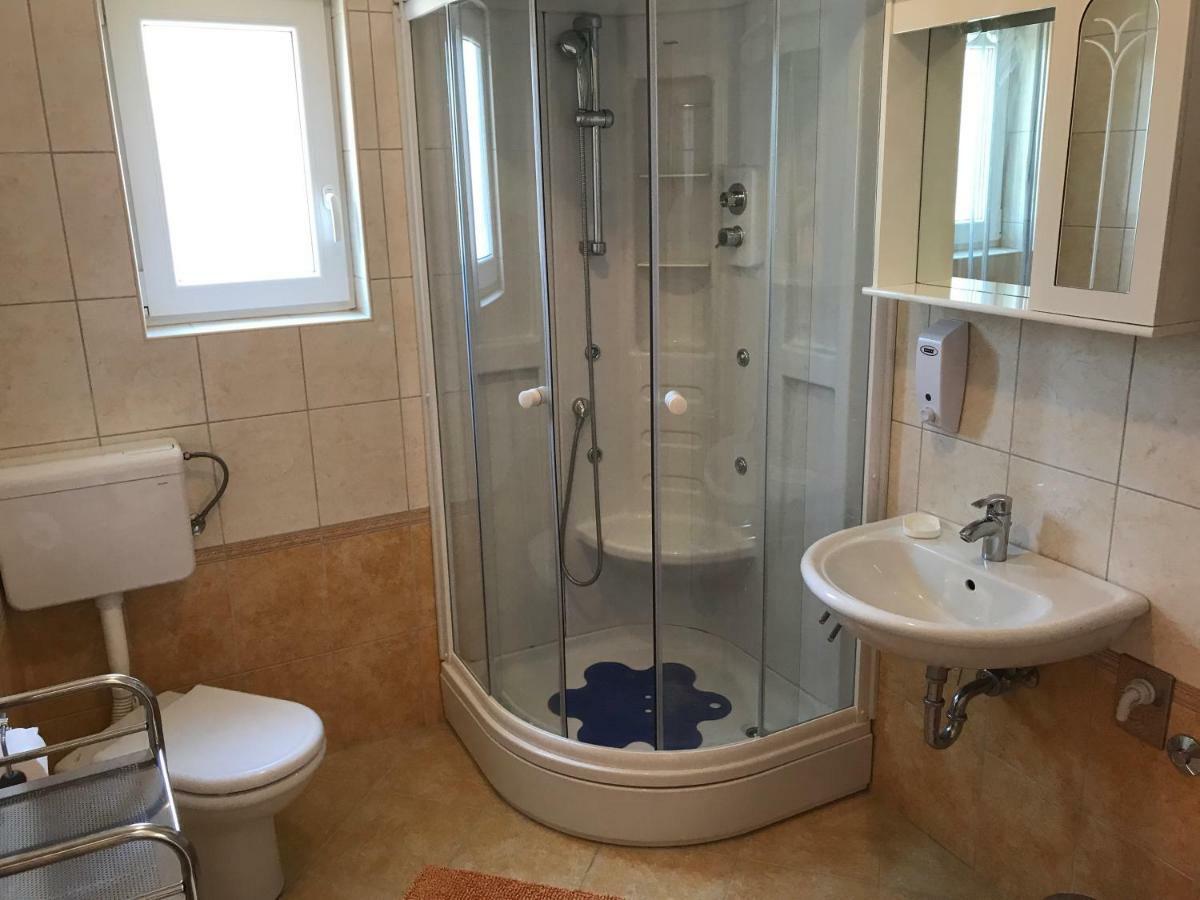 Apartmani Marija Klimno B Exteriör bild